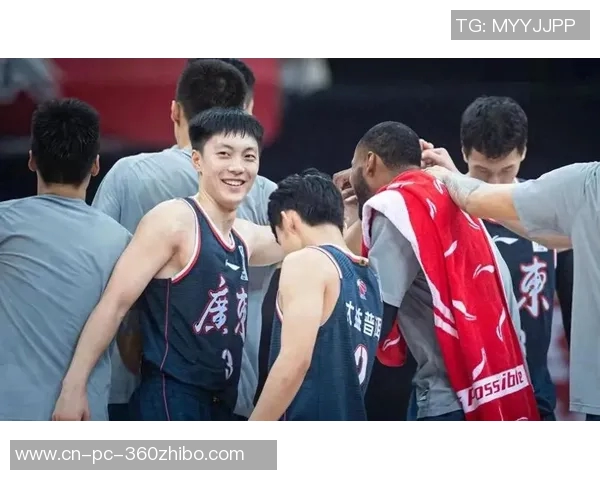 广东男篮对决四川徐杰胡明轩争夺CBA得分王杜锋誓言带队实现连胜目标 广东男篮对决四川徐杰胡明轩争夺CBA得分王杜锋誓言带队实现连胜目标